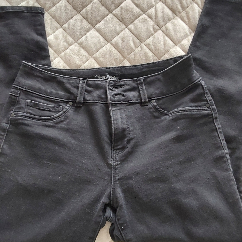 Woman Black Jean - Picture 2 of 4